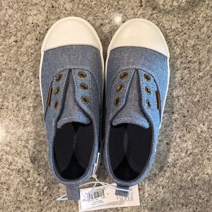 NWT Old Navy toddler shoes size 9, chambray